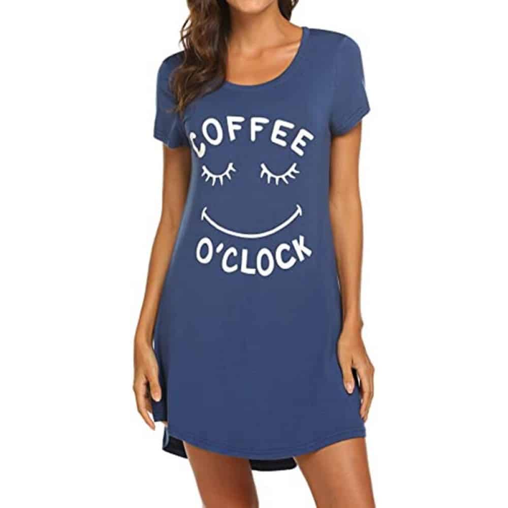 Pyjama robe de nuit manches courtes bleue avec inscription coffee o'clock