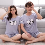 Pyjama deux pièces t-shirt et short gris pour couple à la mode