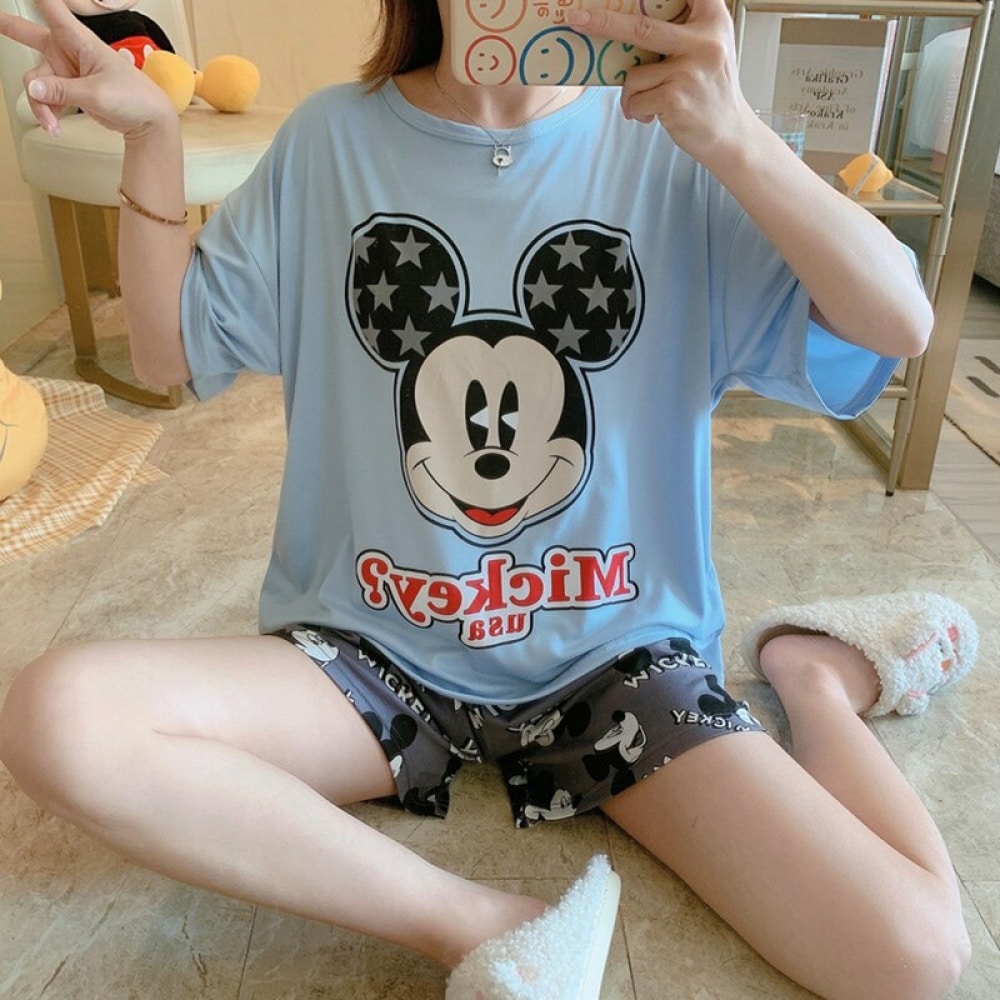 Pyjama t-shirt bleu motif Mickey et short gris pyjama deux pieces t shirt et short motif winnie 4