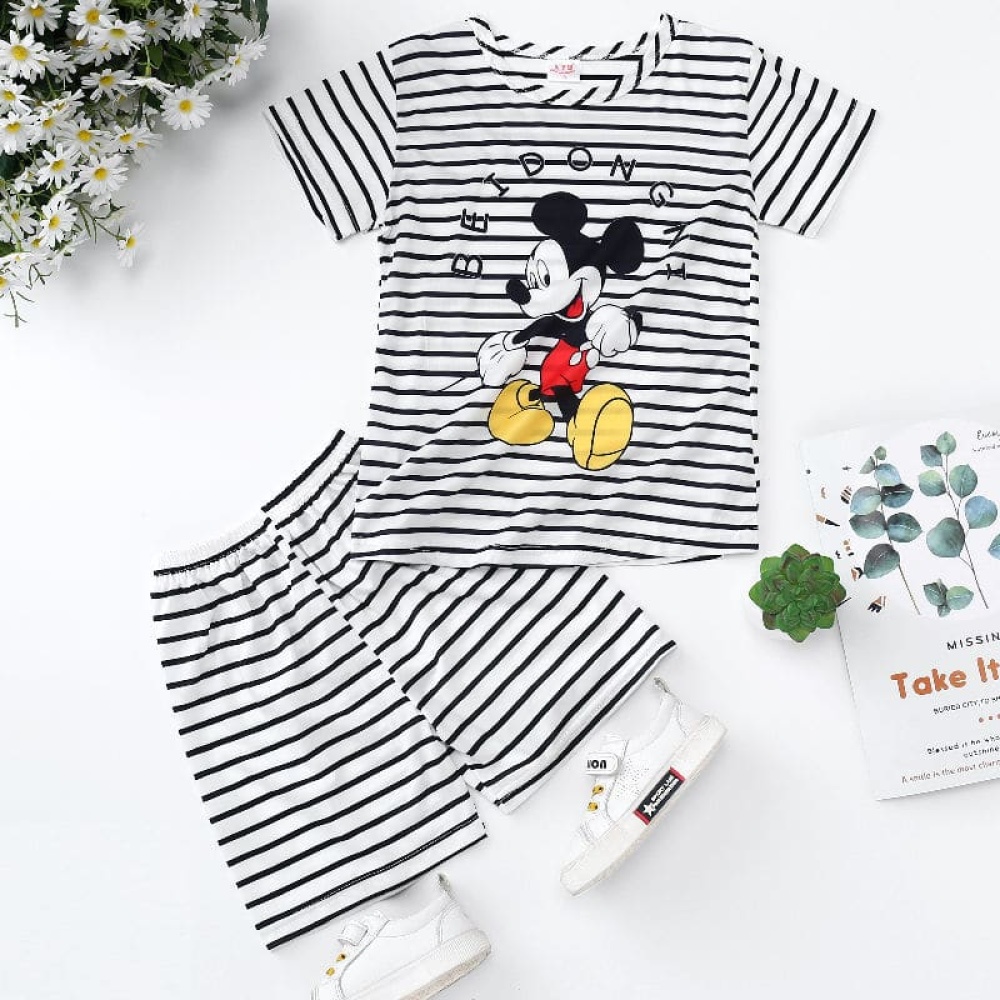 Pyjama d’été rayure noir et blanc motif Mickey à la mode