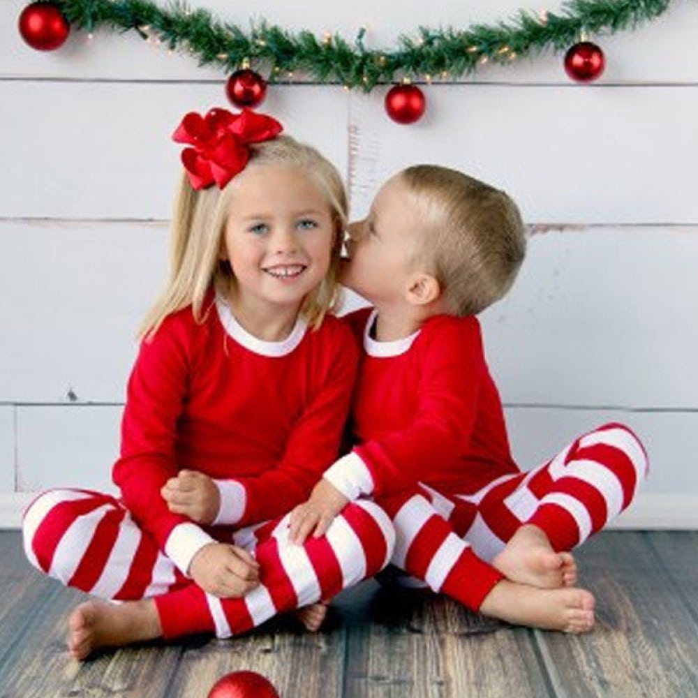 Pyjama de Noel à rayures pour enfant en bas âge pyjama de noel a rayures pour enfant en bas age