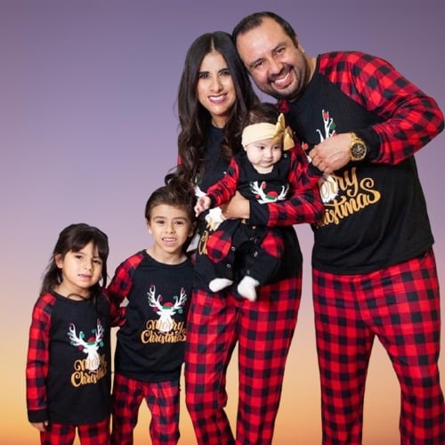 Pyjamas habillés de Noël complet pour toute la famille à la mode