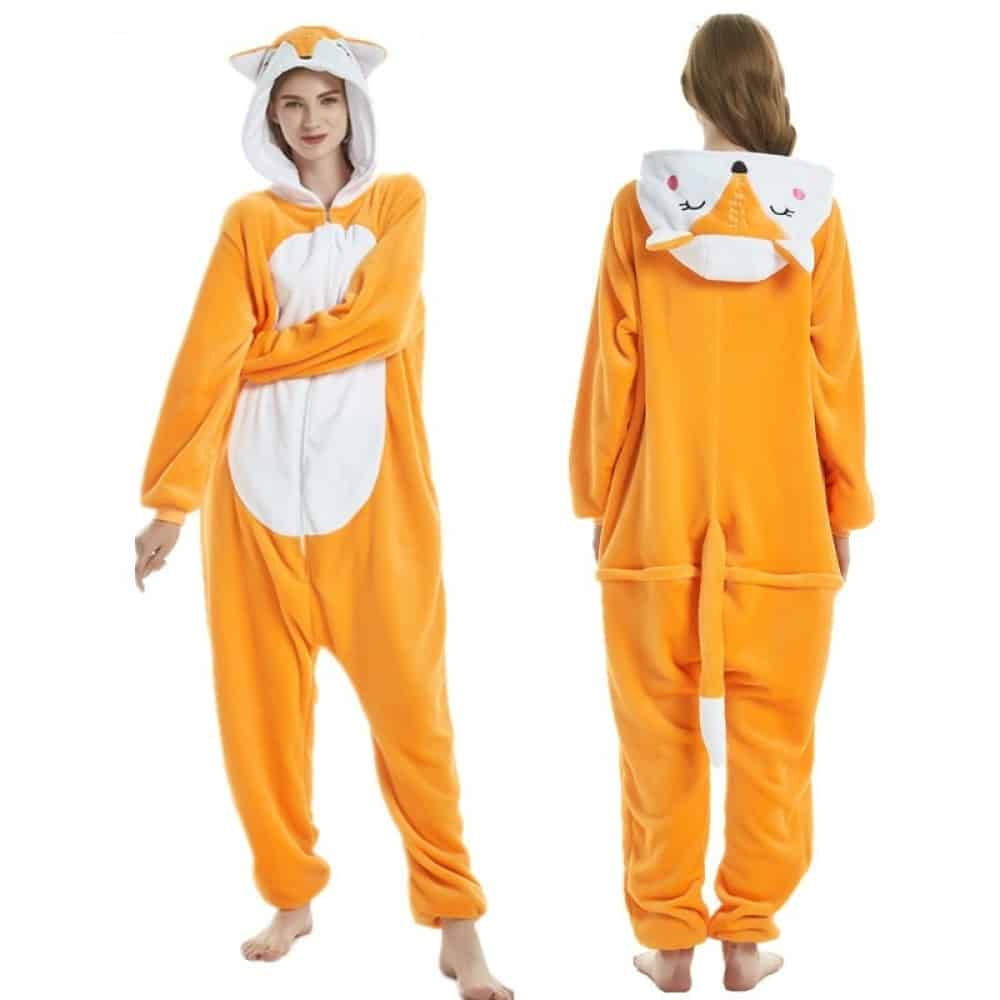 Combinaison pyjama renard pour femmes orange avec un fond blanc