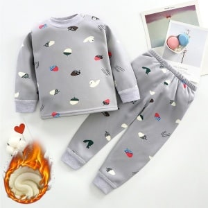 Pyjama à imprimés en coton garçons gris avec des canards avec un fond blanc avec des objets sûr le côté