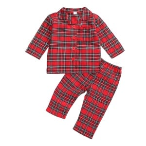 Pyjama de Noël vintage pour enfants rouge à carreaux avec un fond blanc