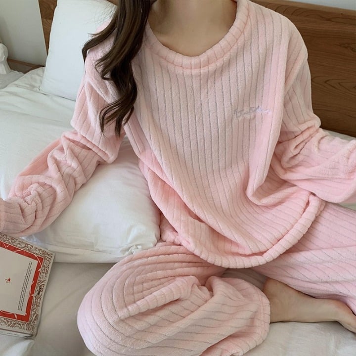 Pyjama polaire en flanelle deux pièces pour femme pyjama polaire en flanelle deux pieces pour femme rose
