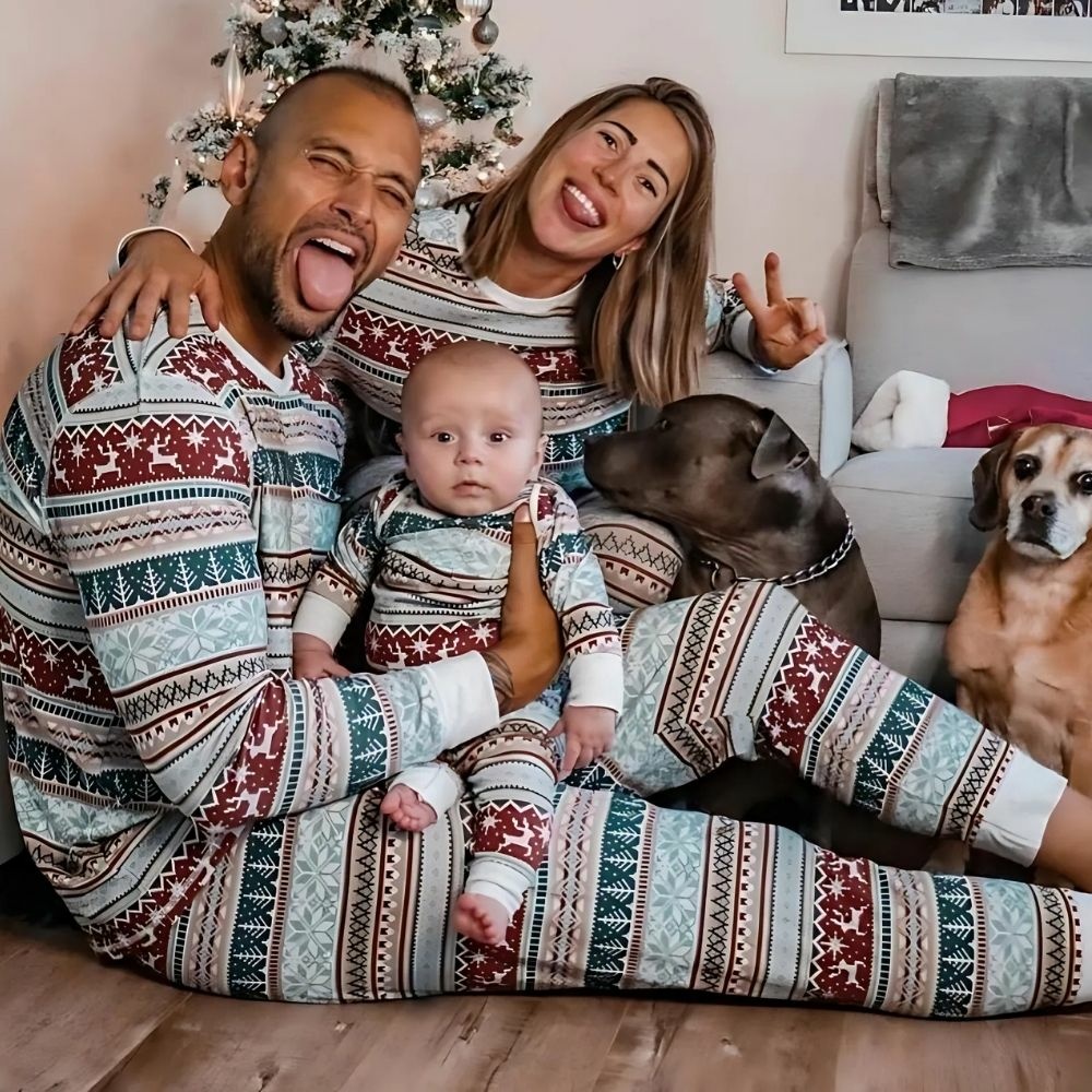 Pyjama long de Noël assorti pour la famille • Tous en Pyjama